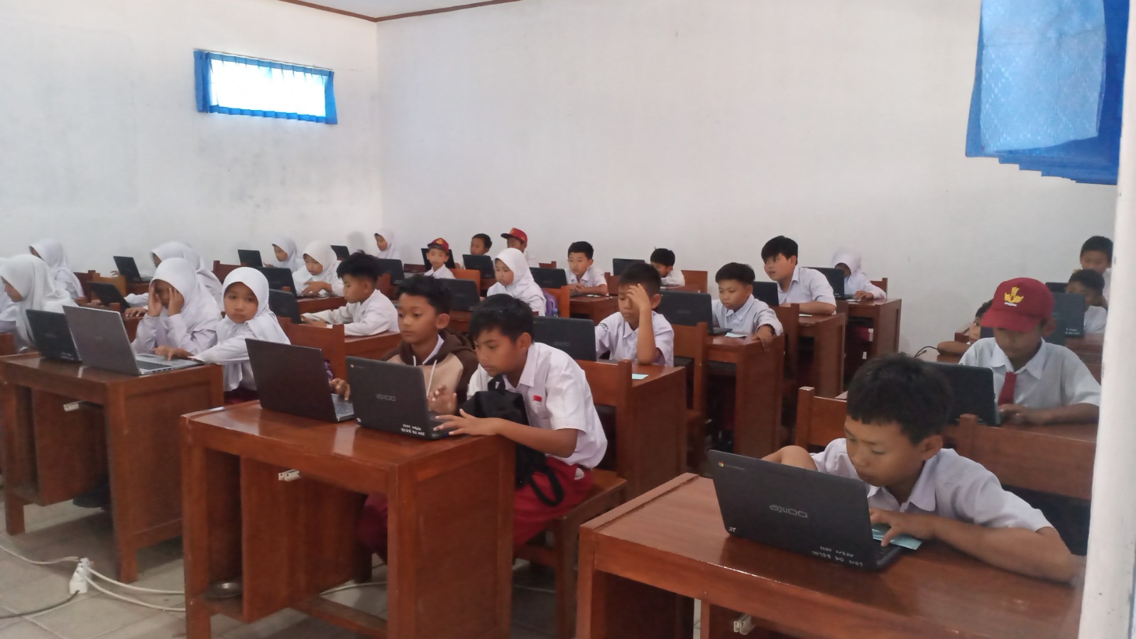 KBM menggunakan Laptop